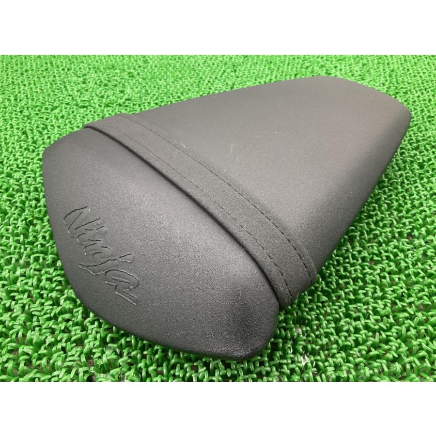 カワサキ ZX-10R タンデムシート 53066-0281 純正 中古 バイク カワサキ ZX-10R タンデムシート 53066-0281 純正 中古 バイク