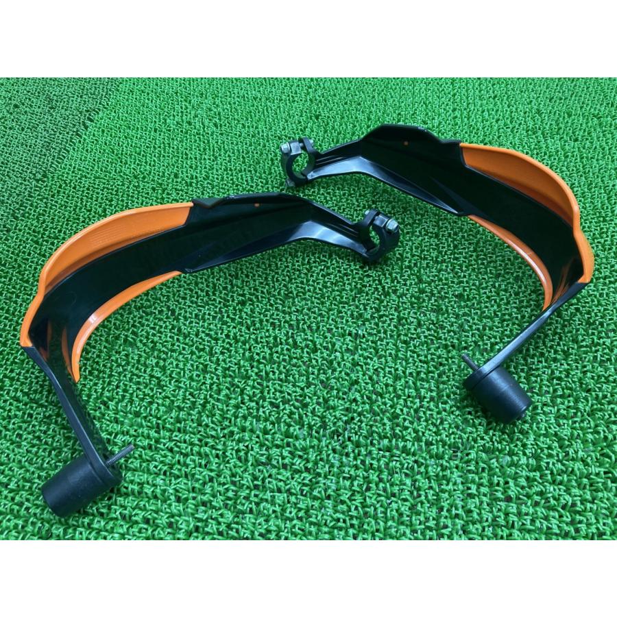 390 200 125デューク ナックルガード 左右 橙 780.02.980.000 KTM 純正 バイク 部品 バーエンド 割れ欠け無し 品薄 希少品 【中古】 70 KTM 390 200 125デューク ナックルガード 左右 橙 780.02.980.000 KTM