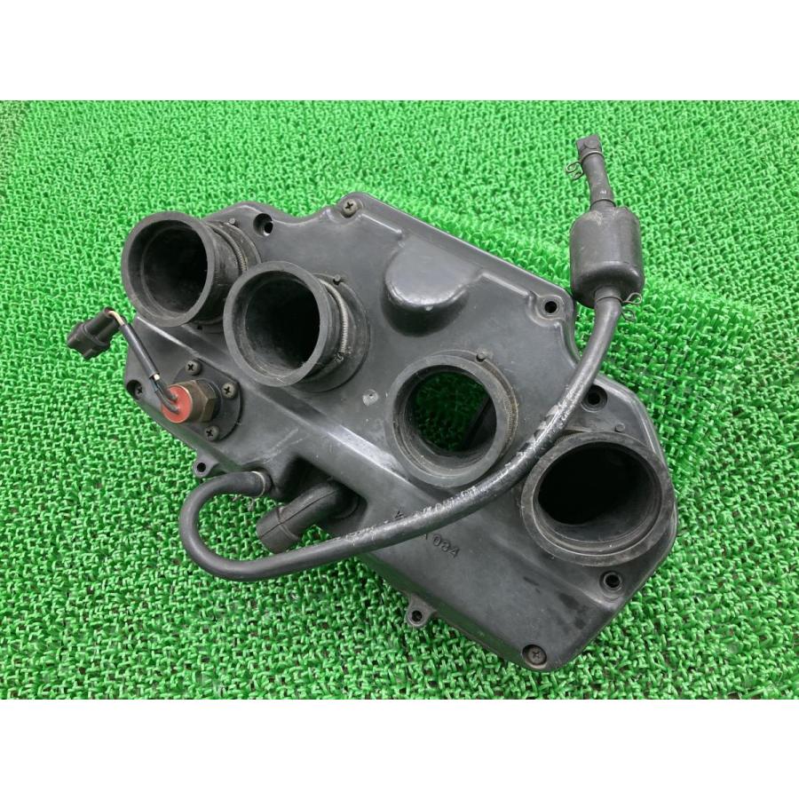 カワサキ ゼファー750 エアクリーナーボックス A084 純正 中古 カワサキ ゼファー750 エアクリーナーボックス A084 純正 中古
