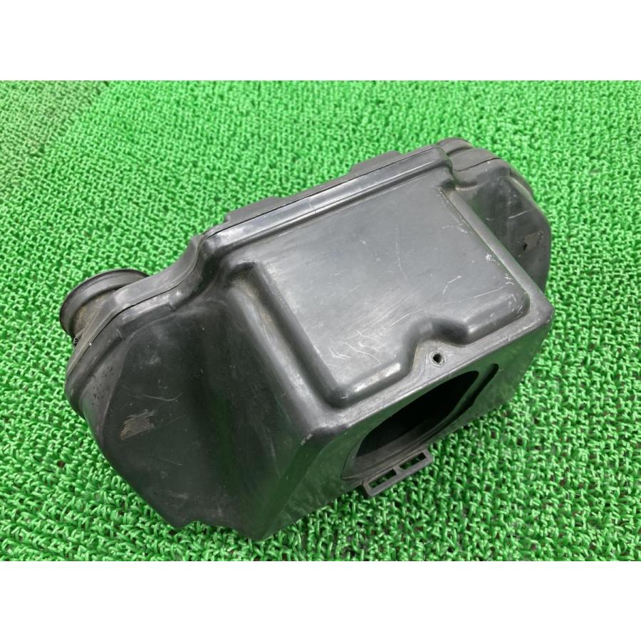 カワサキ ゼファー750 エアクリーナーボックス A084 純正 中古 カワサキ ゼファー750 エアクリーナーボックス A084 純正 中古