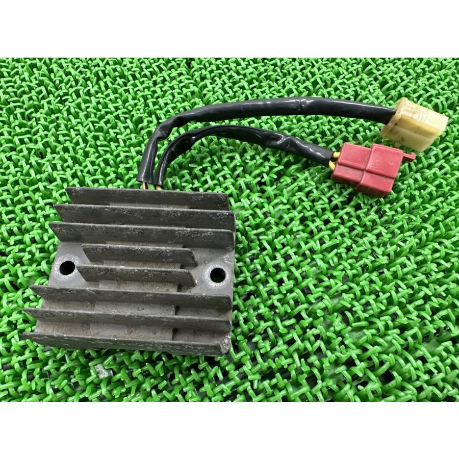 ホンダ（HONDA） GB250クラブマン レギュレター 純正 中古 バイク 部品