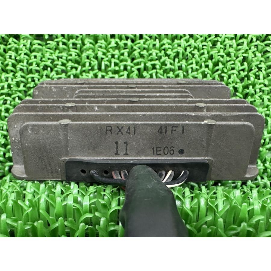 イントルーダー400クラシック レギュレター スズキ 純正 中古 レギュレーター レクチファイア 機能的問題なし イントルーダークラシック Hlの画像