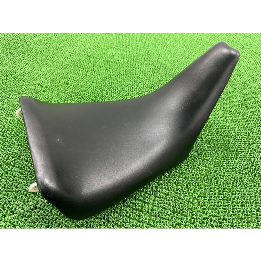 FZ400R フロントシート 46X ヤマハ 純正 中古 バイク 部品 メインシート 修復素材に シートベース良好 人気のノーマル 希少品 Ii YAMAHA（ヤマハ） FZ400R フロントシート 46X 純正 中古 バイク 部品