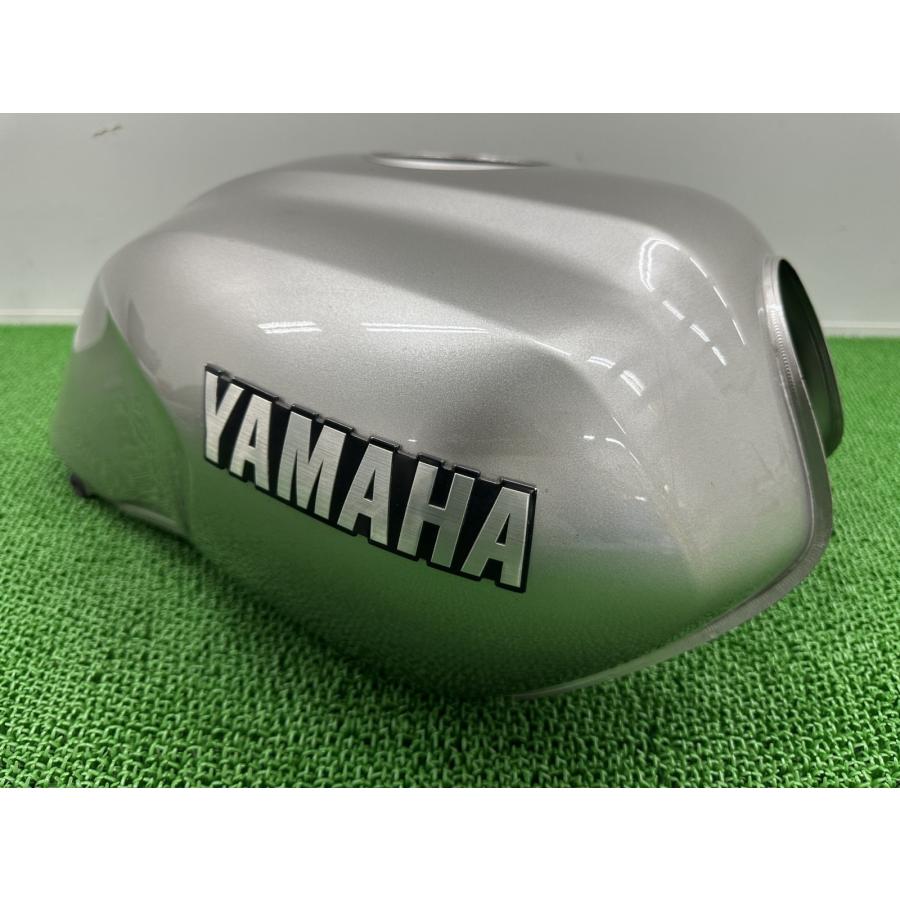 YAMAHA（ヤマハ） XJR1300 タンク 銀 5EA 純正 中古 バイク 部品 RP01J