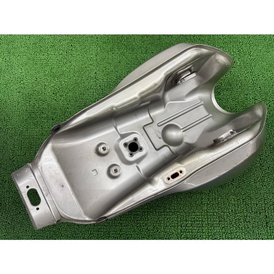 YAMAHA（ヤマハ） XJR1300 タンク 銀 5EA 純正 中古 バイク 部品 RP03J