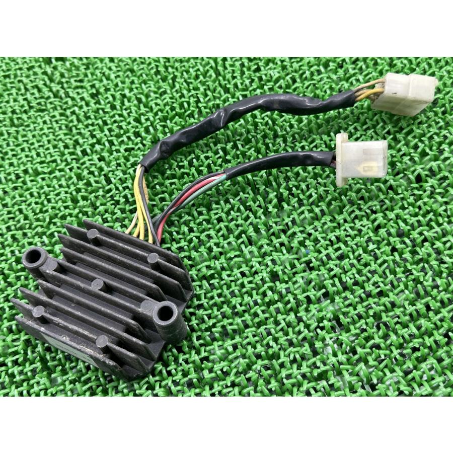ホンダ（HONDA） CB750F レギュレター 純正 中古 バイク 部品 RC04