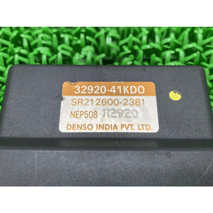 ジクサー250 ECU スズキ 純正 中古 バイク 部品 ED22Y FIコントロールユニット 機能的問題なし 品薄 希少品 車検 Genuine mAの画像