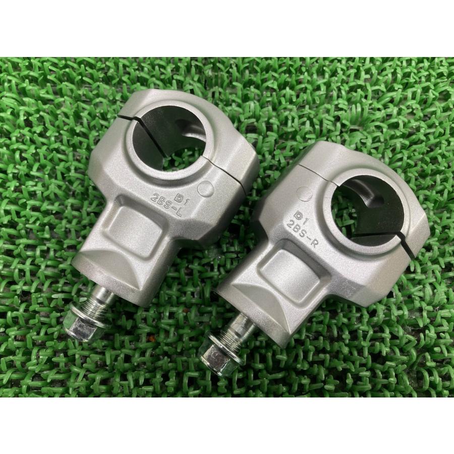 XT1200ZEスーパーテネレ ハンドルポスト 左右 2BS ヤマハ 純正 中古 DP046 SuperTenere ハンドルクランプ コンディション良好 tI YAMAHA（ヤマハ） XT1200ZEスーパーテネレ ハンドルポスト 左右 2BS