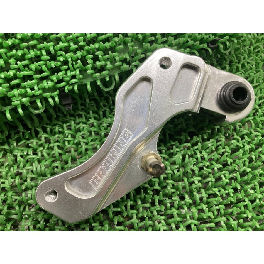 XR250モタード フロントブレーキキャリパーサポート POW21 112648F 社外 中古 MD30 POW21112648F BREAKING 320mm アルミ gS XR250モタード フロントブレーキキャリパーサポート POW21 112648F