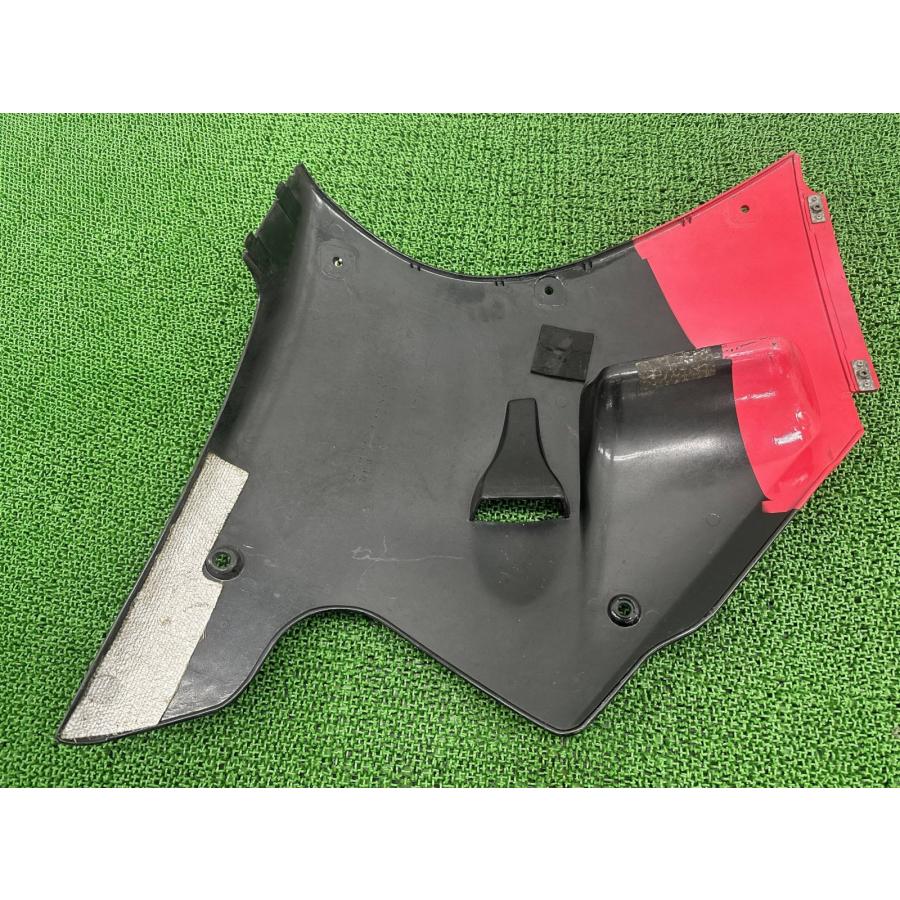 スズキ（SUZUKI） RGV250ガンマ サイドカウル 右 黒/赤 22D 純正 中古