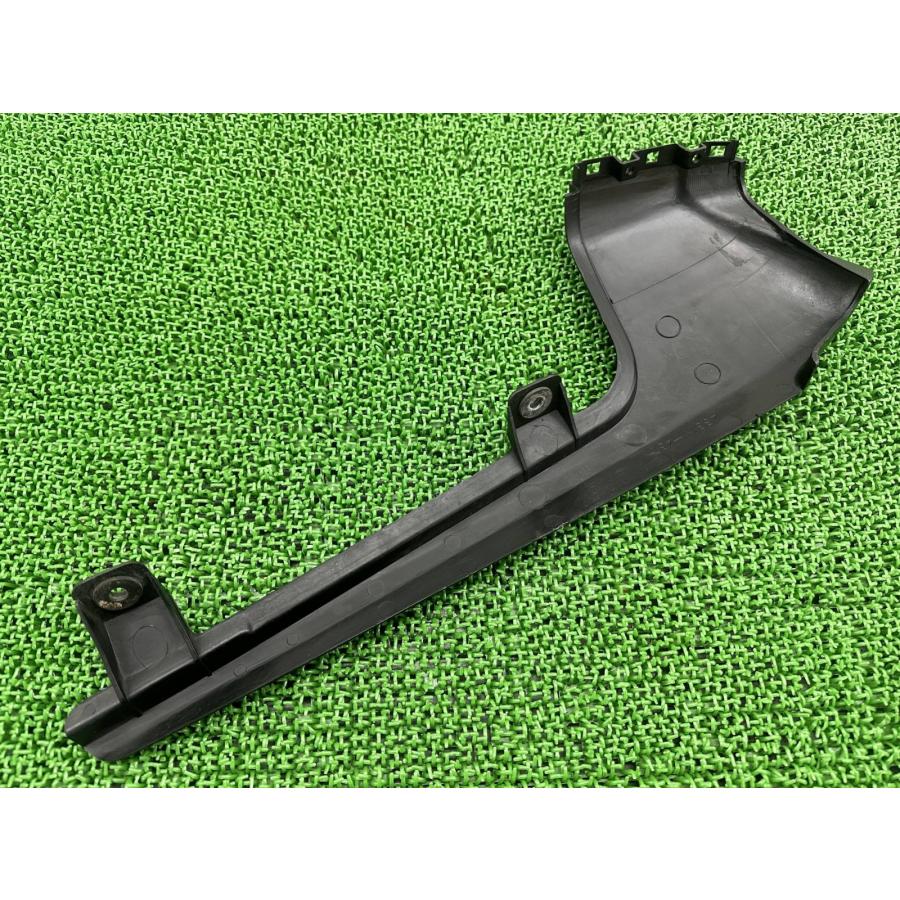 GSX250Sカタナ シートカウル 右 黒 45D スズキ 純正 中古 GJ76A テールカウル リアカバー コンディション良好 割れ欠け無し Jx スズキ（SUZUKI） GSX250Sカタナ シートカウル 右 黒 45D 純正 中古