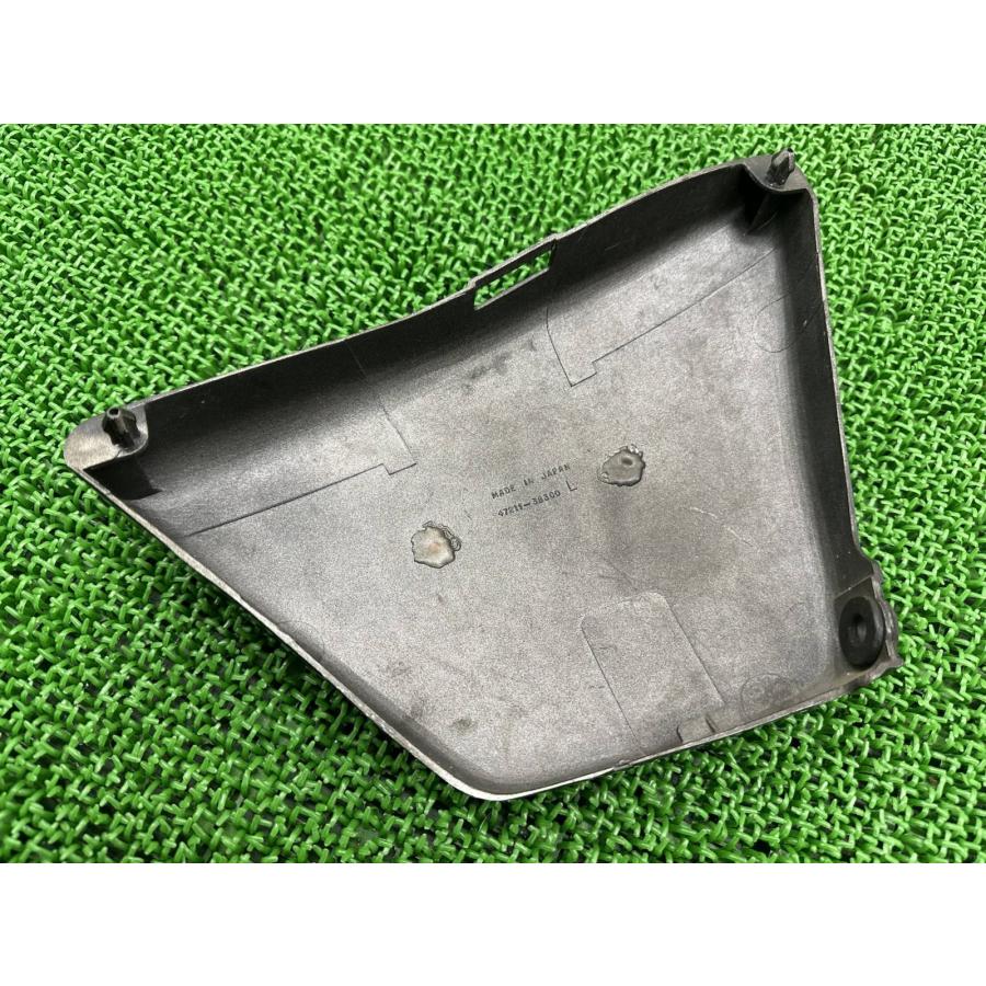 壱 スズキ（SUZUKI） ボルティー サイドカバー 左 黒 47211-38300 純正