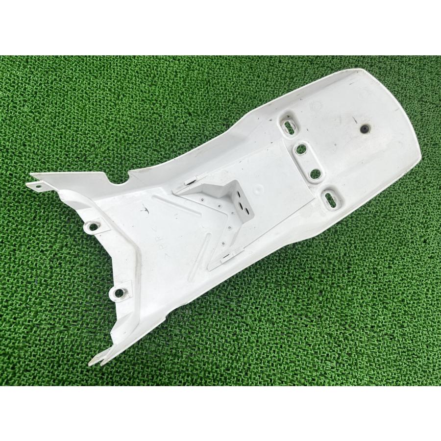 セロー250 リアフェンダー 白 ヤマハ 純正 中古 バイク 部品 DG11J DG17J SEROW250 マッドガード コンディション良好 割れ欠け無し Zmの画像