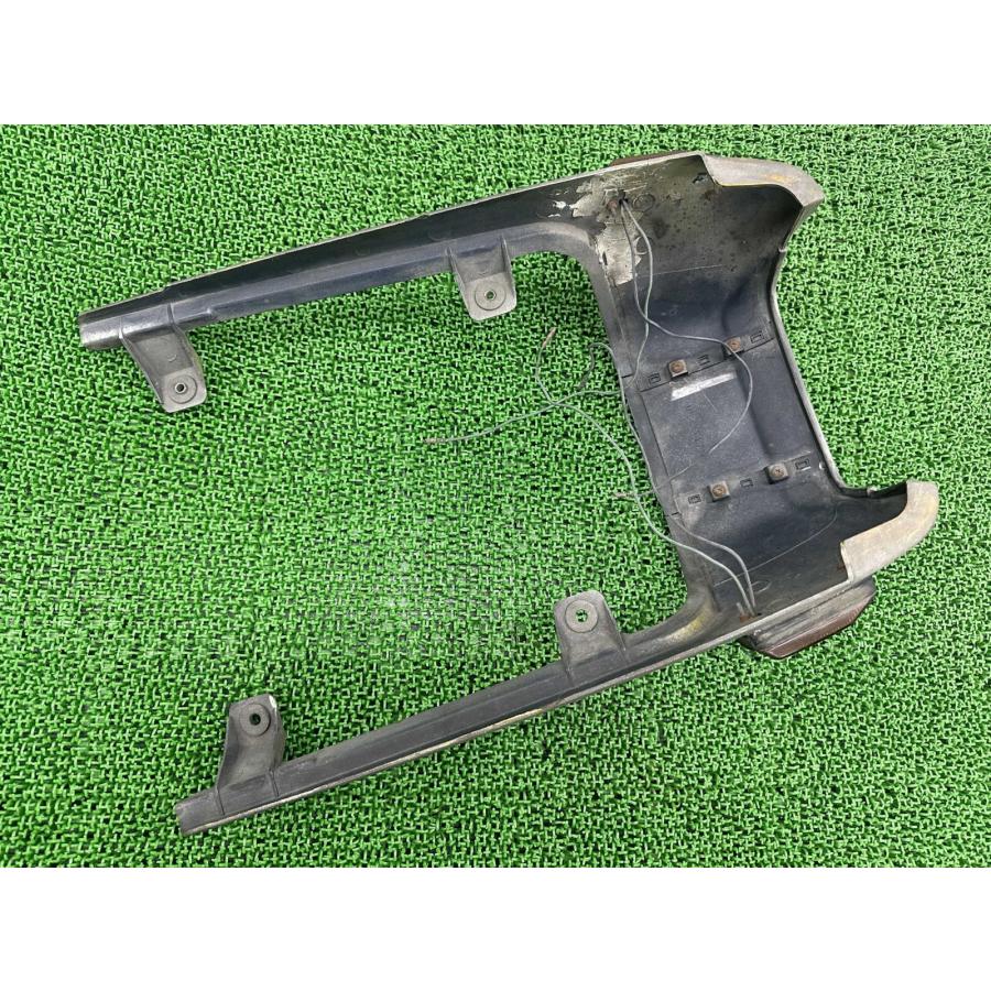 スズキ（SUZUKI） GSX400Sカタナ テールカウル 銀 45D 純正 中古 GK77A