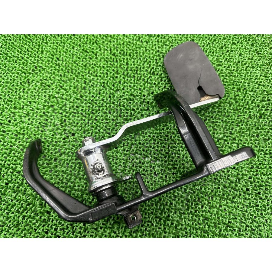 ハーレー ソフテイル flstc1340から取り外し ブレーキペダル Harley Davidson（ハーレー・ダビッドソン） FLSTC1340 ステップ 右