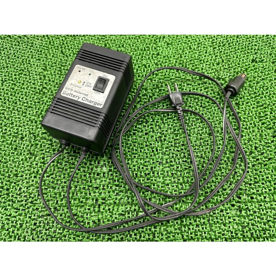 純正品　BMW バッテリーチャージ BMW バッテリーチャージャー 9801 0438 800 BMW 純正 中古 バイク 部品
