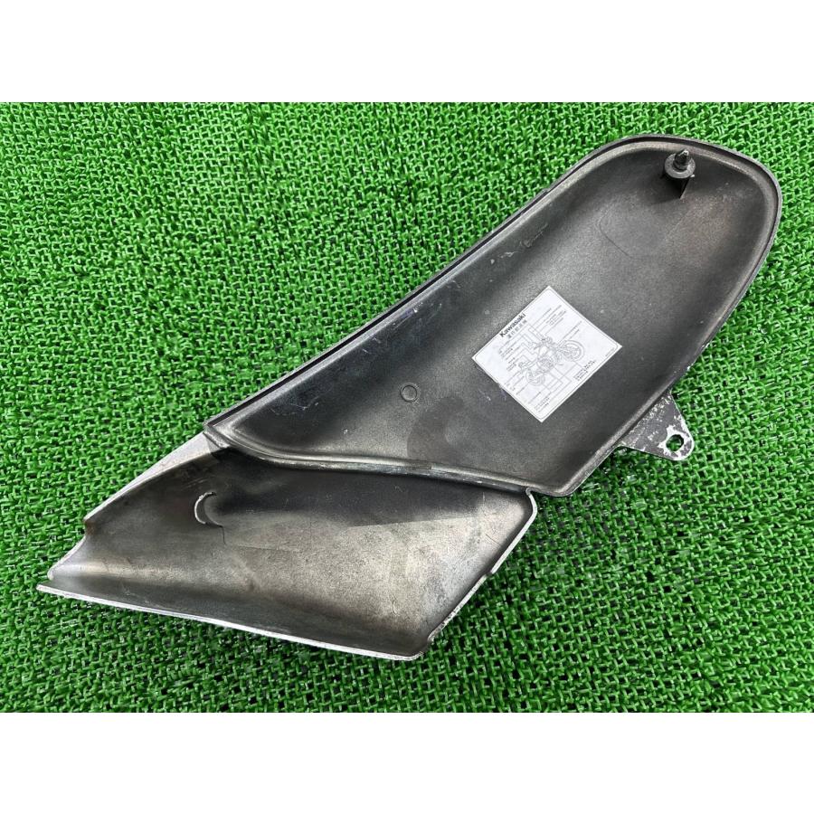 カワサキ（Kawasaki） エリミネーター250SE サイドカバー 右 黒 36001