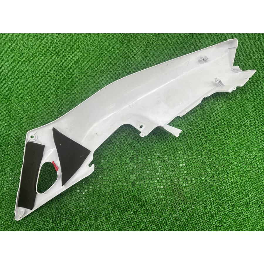 ホンダ（HONDA） RVF400 シートカウル 左 白 MR8 純正 中古 バイク