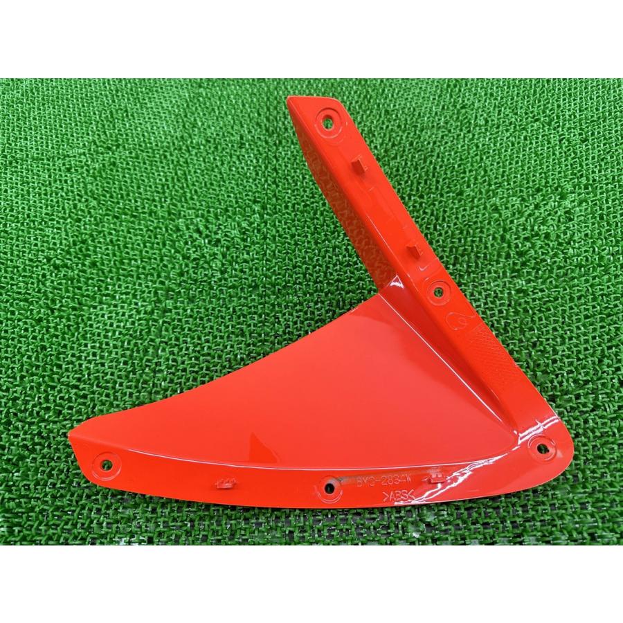 XSR900GP アッパーカウル 右 橙 BMG-2834W ヤマハ 純正 中古 バイク 部品 RN96J フロントサイドカウル プロテクター 未使用品 vV YAMAHA（ヤマハ） XSR900GP アッパーカウル 右 橙 BMG-2834W 純正 中古