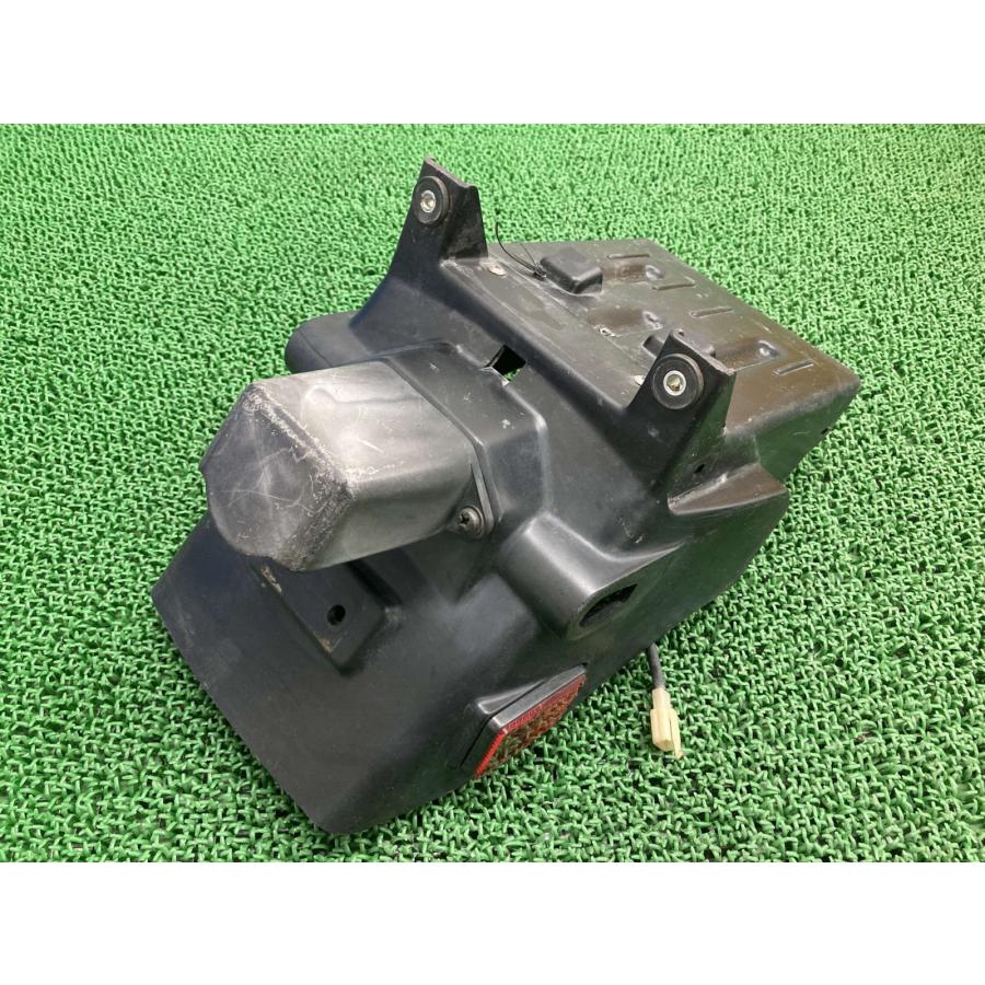 Z400GP 純正リアフェンダー 当時物 カワサキ（Kawasaki） GPZ400F インナーリアフェンダー 35023-1057