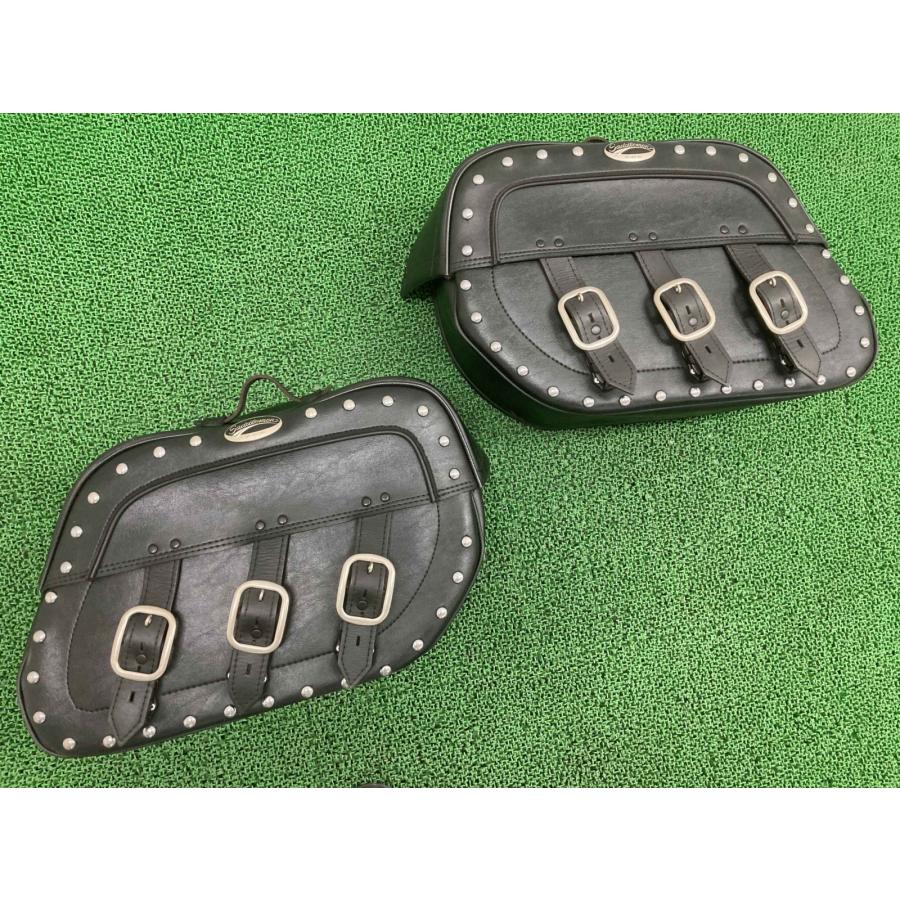 サドルマン製 サイドバッグ 片側 黒 社外 中古 SADDLEMEN サドルメン スタッズ kC サドルマン製ソフテイル サイドバッグ 左右 黒 社外 中古 バイク 部品