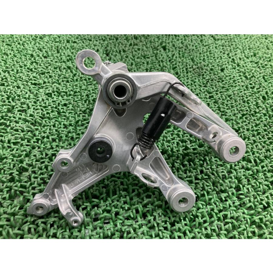 ホンダ（HONDA） CBR600RR ステップ 右 MFJ 純正 中古 バイク 部品