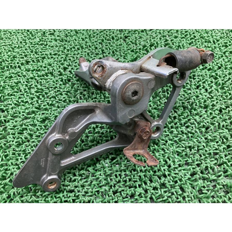 バリオス ステップ 右 35011-1581 カワサキ 純正 中古 バイク 部品 ZR250A BALIUS ブレーキペダル ペグ 修復素材に 車検 Genuine sEの画像