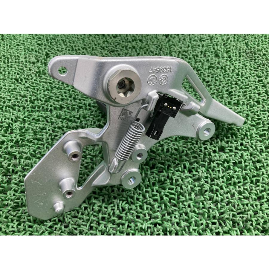 バイク RnineT ステップ 右 9457882 02/1539547 01 BMW 純正 バイク