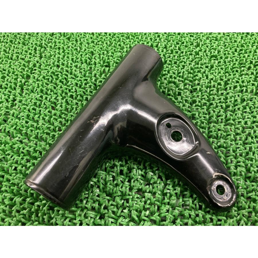 w650純正ヘッドライトステー カワサキ（Kawasaki） W650 ヘッドライトステー 右 純正 中古 バイク