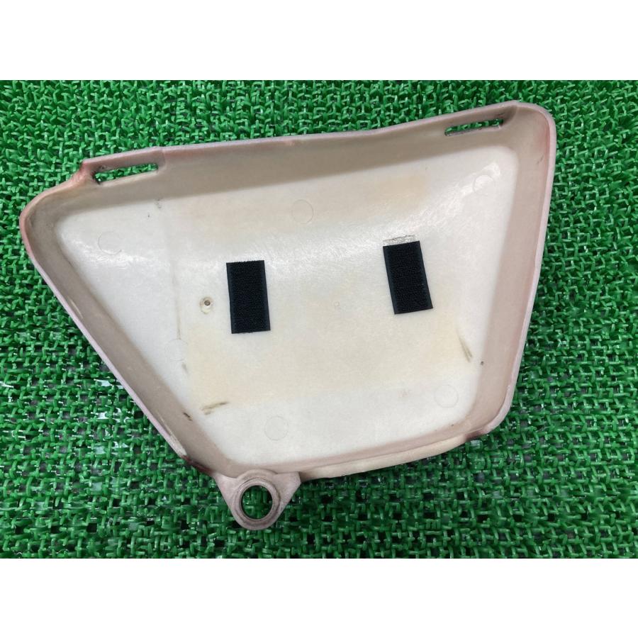 YAMAHA（ヤマハ） SR400 サイドカバー 右 赤/黒 純正 中古 バイク 部品
