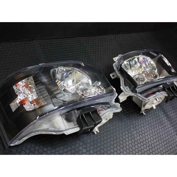 200系ハイエース 4型純正タイプLEDヘッドライト マットブラック