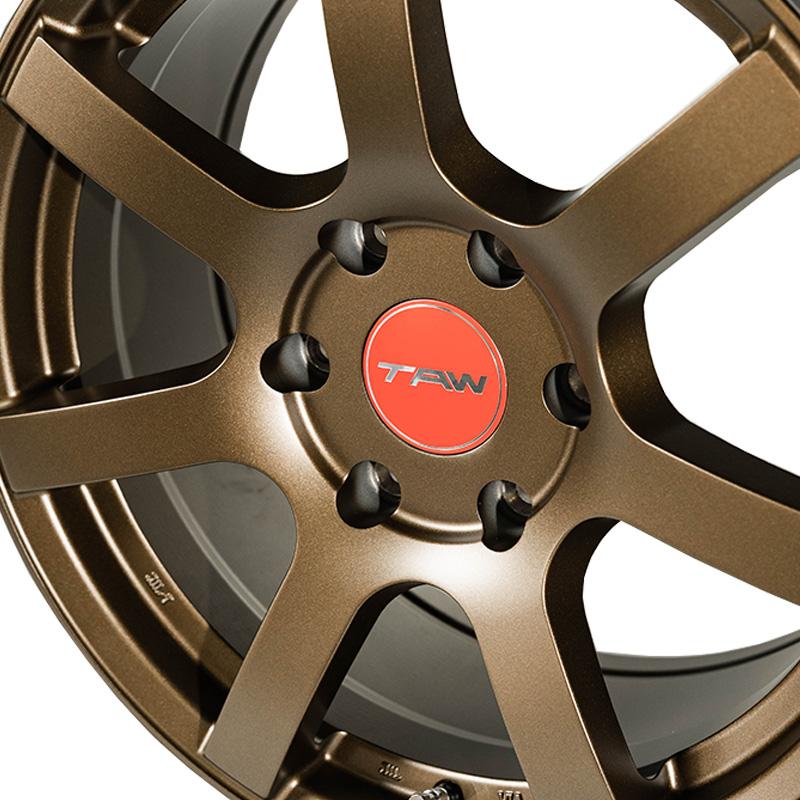 ハイエース 200系 ホイールタイヤセット TAW Styling6 18X8.0J+37