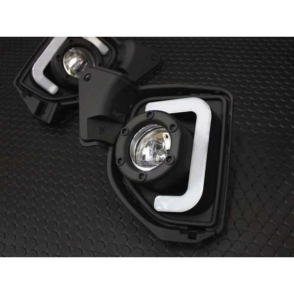 ハイエース 200系 4型 LED BAR デイライトフォグランプ（S-GL DX DXGLパッケージ ワゴンGL グランドキャビン 4型 5型 6型）の画像