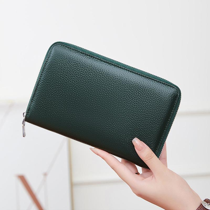 通帳ケース カードケース 磁気防止 スキミング防止 本革 大容量 財布 じゃばら ファスナー付き パスポート マルチケース レディース メンズ おしゃれ プレゼント |  | 15