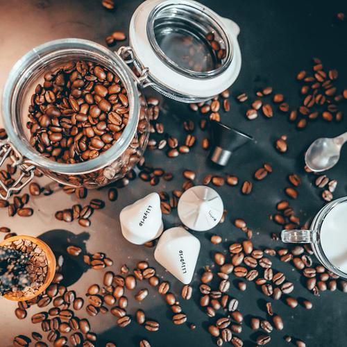 リリードリップセラミックポーオーバーコーヒーメーカーセット - コーヒードリッパーでコーヒーの味が向上 滴下フロー率が向上 - コーヒーバーや家庭用の