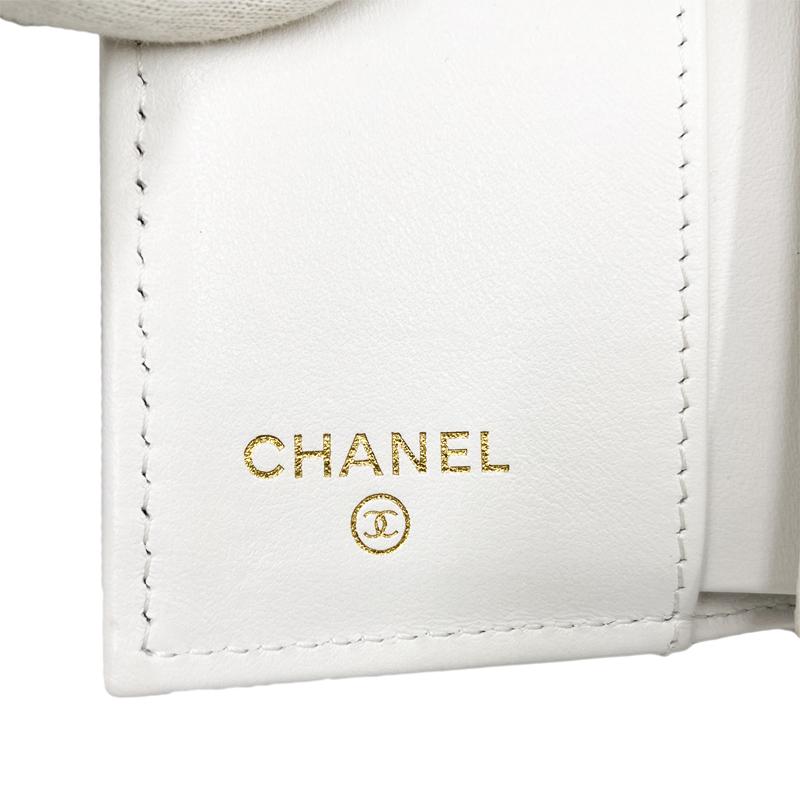 シャネル マトラッセ 財布 三つ折り ホワイト ABランク キャビアスキン レザー 中古 CHANEL - シャネル マトラッセ 財布 三つ折り ホワイト ABランク