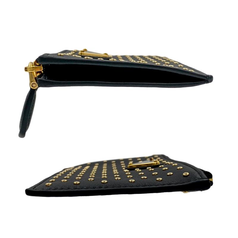 PRADA スタッズフラグメントケース