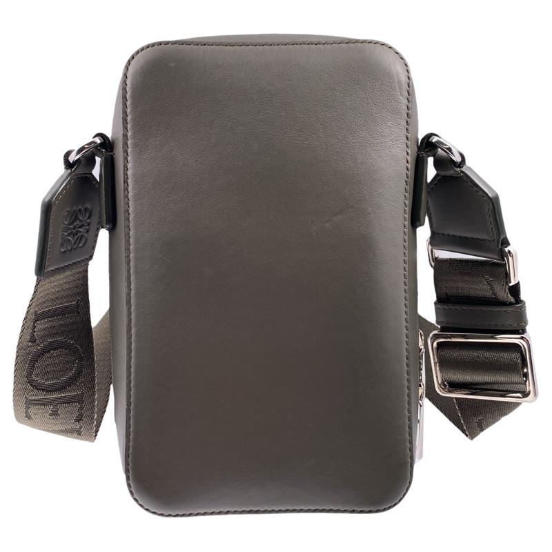 LOEWE（ロエベ） 中古AB LOEWE バーティカルクロスボディポケット 