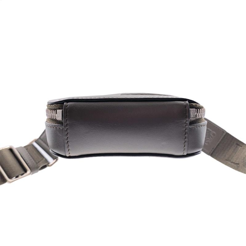 LOEWE（ロエベ） 中古AB LOEWE バーティカルクロスボディポケット 