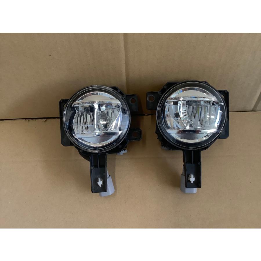 H28年 LA250S キャスト アクティバ 左右フォグランプ KOITO:114-11092 中古品 即決 0071670 220926 ...