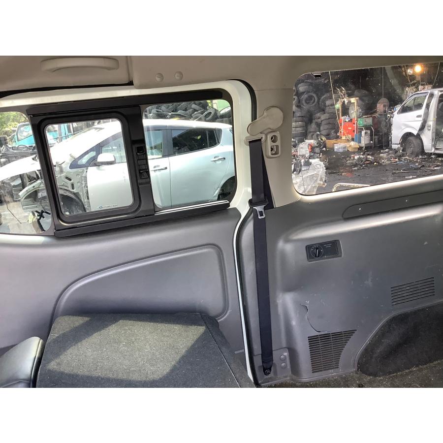 H27年 26 キャラバン(VR2E26)NV350 プレミアムGX リアシート