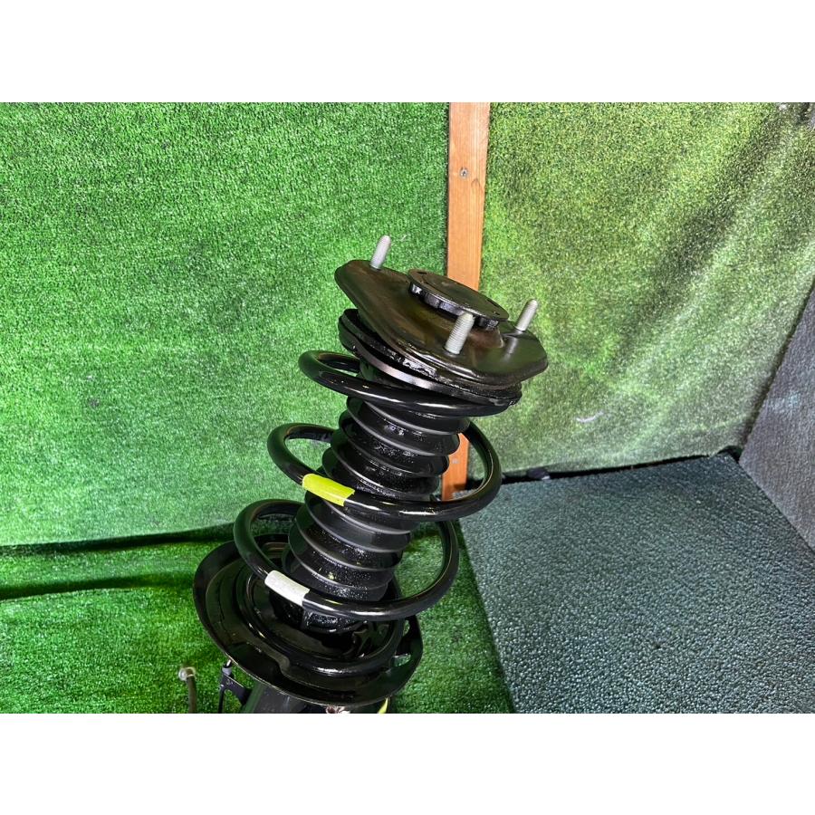 H28年 50系(ZVW50) プリウス 右フロント ストラット ナックル