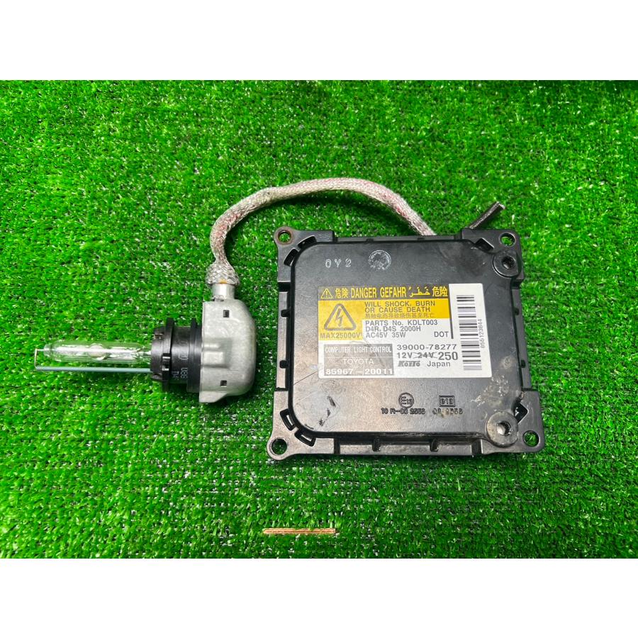 トヨタTOYOTA HIDバラスト85967-20011 2個　新品未使用品 トヨタ 純正品 HID ヘッドライトバラスト 85967-20011 中古品 即決