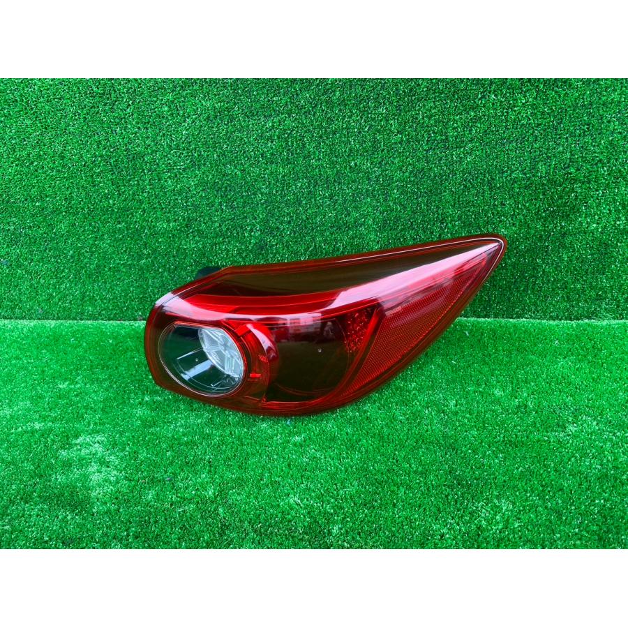 H26年 BM2FS アクセラ スポーツ 右テールランプ KOITO:220-41980 中古 