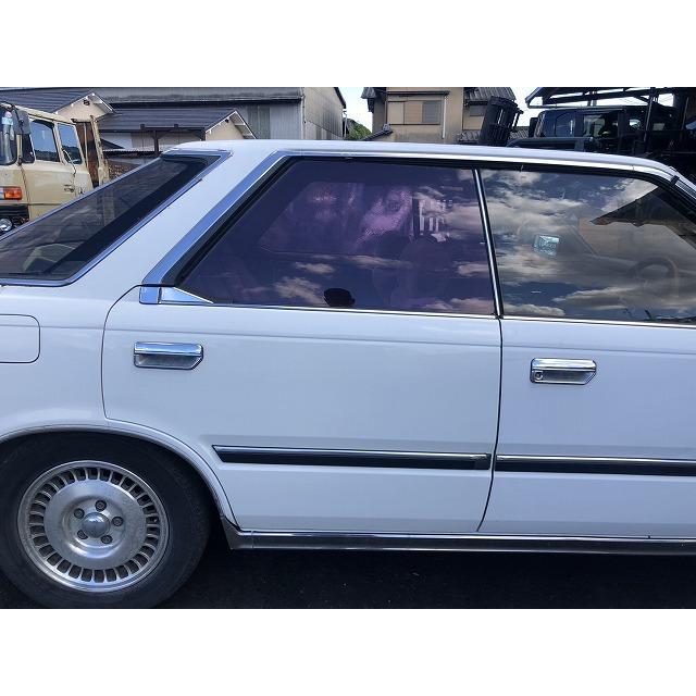 S60年 Y30 セドリック 4ドア HT 右リアドア モール ガラス付 カラー 