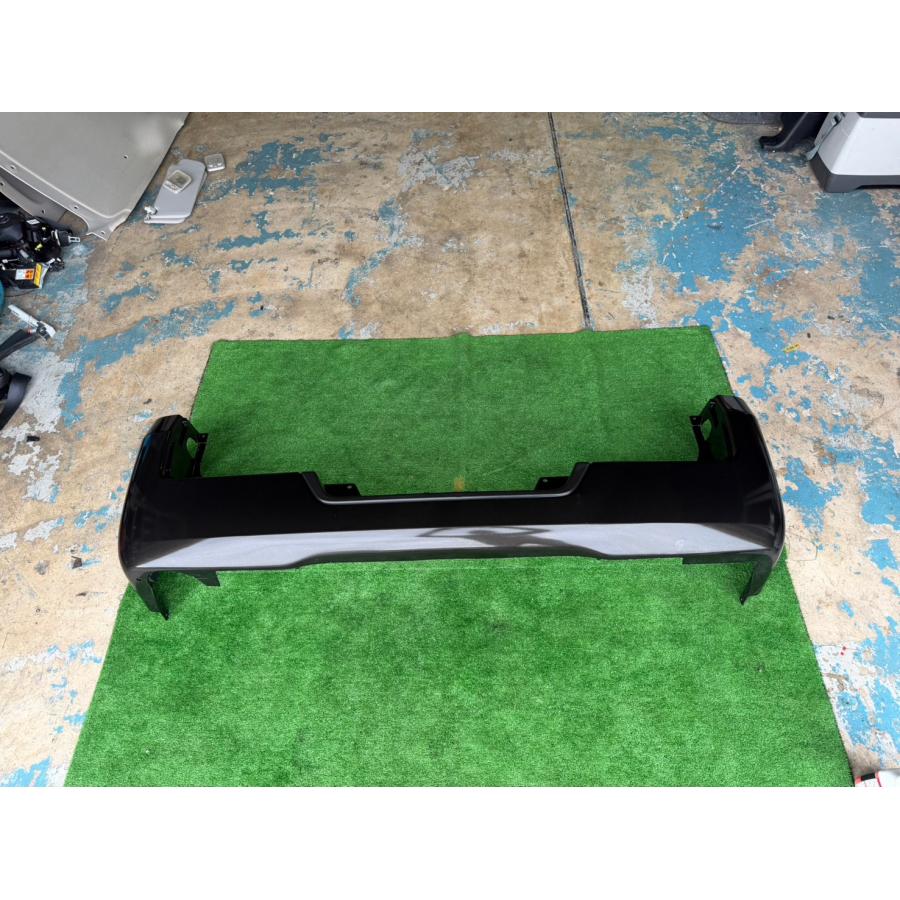 H29年 E26 NV350 キャラバン リアバンパー KBE ブラウン 中古品 即決