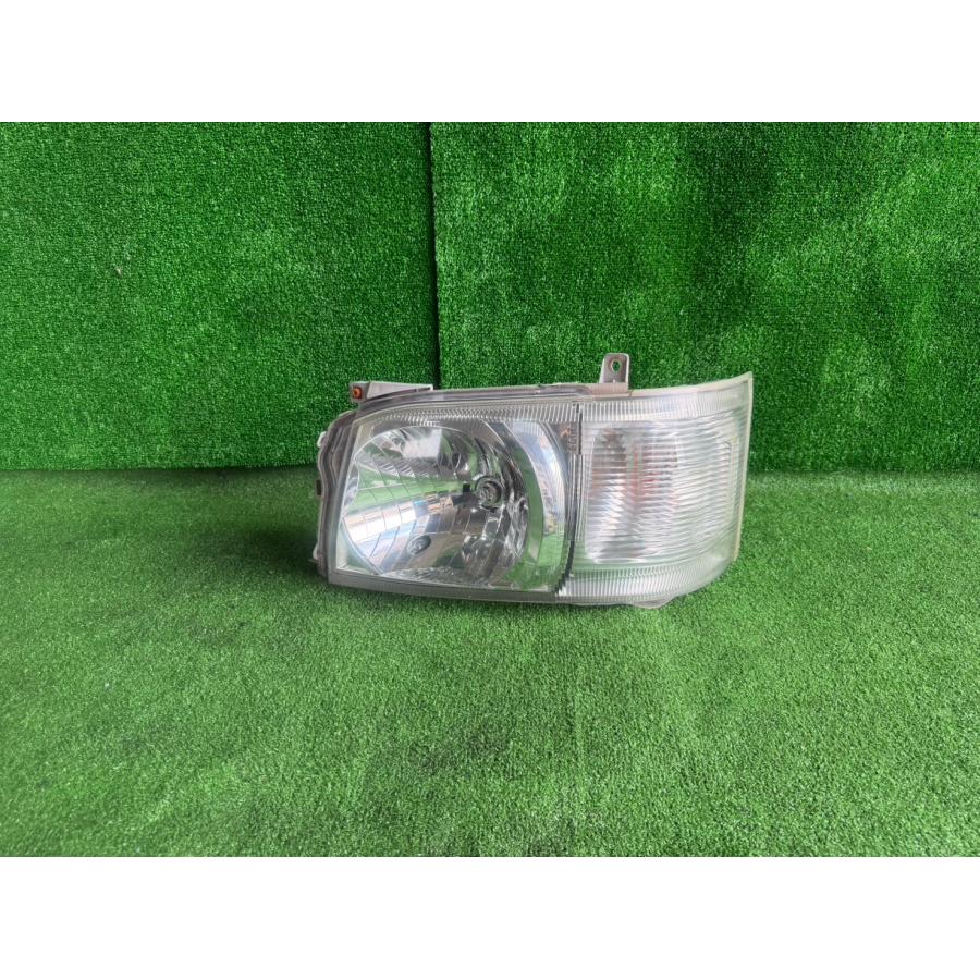 H19年 200 ハイエース DX 左ヘッドライト KOITO 26-117 中古品 即決