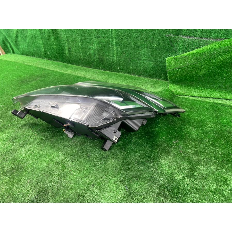 R3年 HFC27 セレナ e-POWER 左ヘッドライト KOITO 210-23785/100-23784