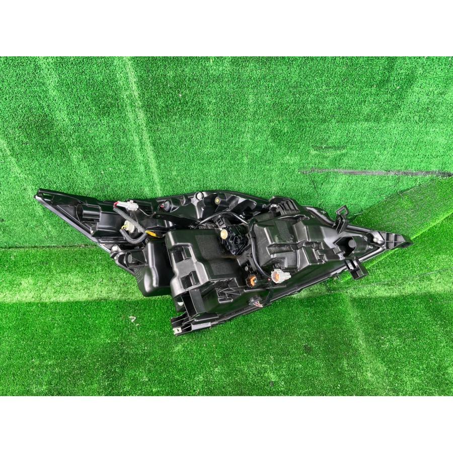 R3年 HFC27 セレナ e-POWER 左ヘッドライト KOITO 210-23785/100-23784