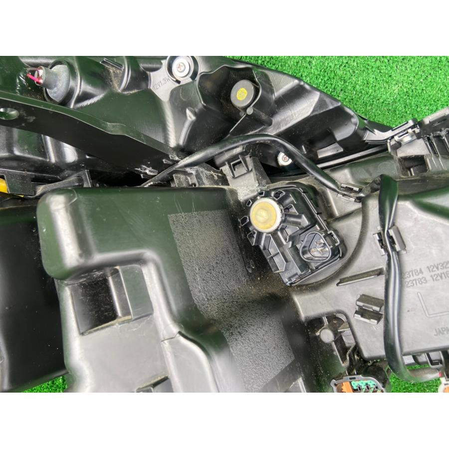 R3年 HFC27 セレナ e-POWER 左ヘッドライト KOITO 210-23785/100-23784